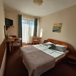 Bursztynowa 3*