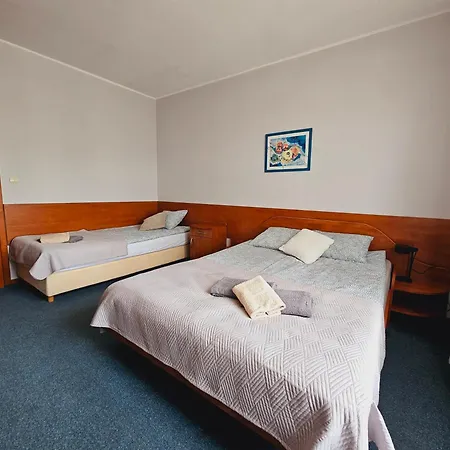 Bursztynowa 3*