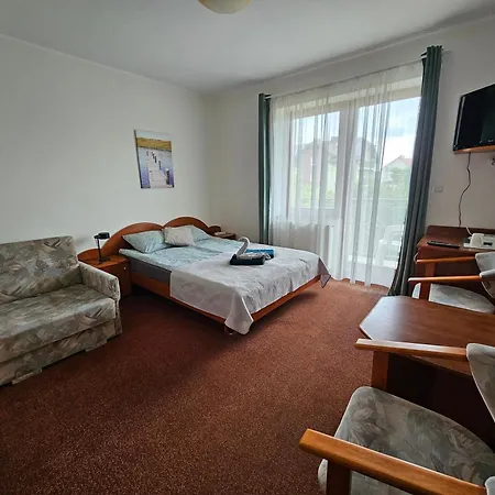 Bursztynowa 3*