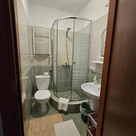 Bursztynowa 3*